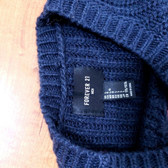 Forever 21 Men sweater - Picture 2 of 3